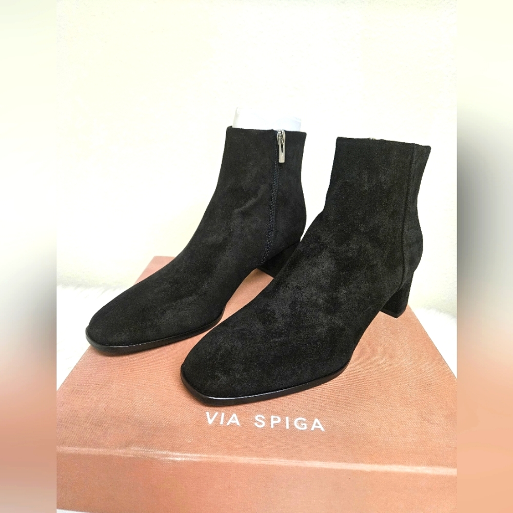 VIA SPIGA Suede Block Heel Booties